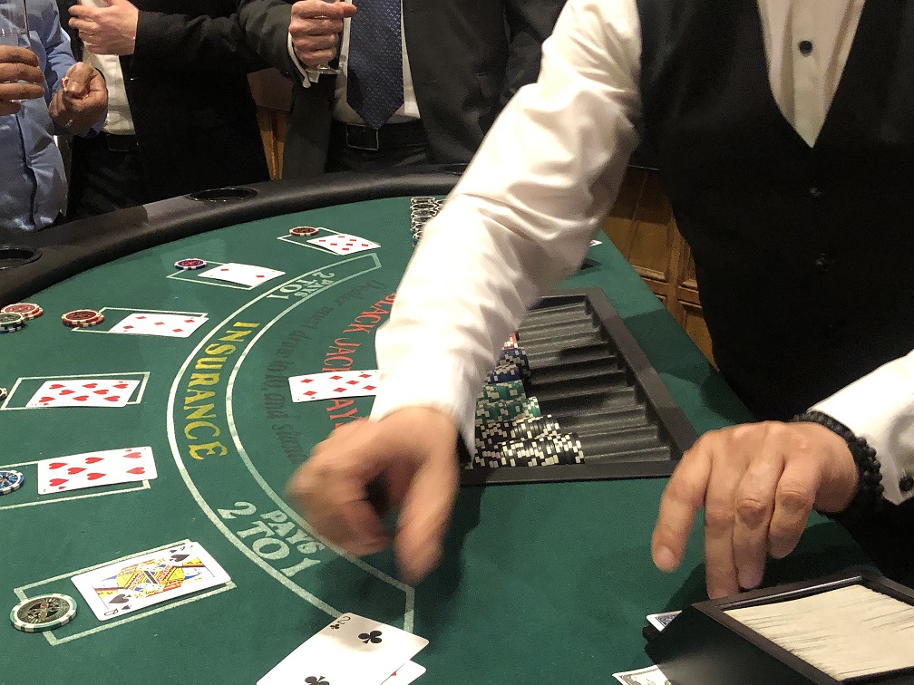 Table de blackjack pour soirée casino entreprise